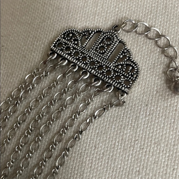 Vintage Victorian style Elegant Silver-tone and Green Bracelet - Picture 3 of 6